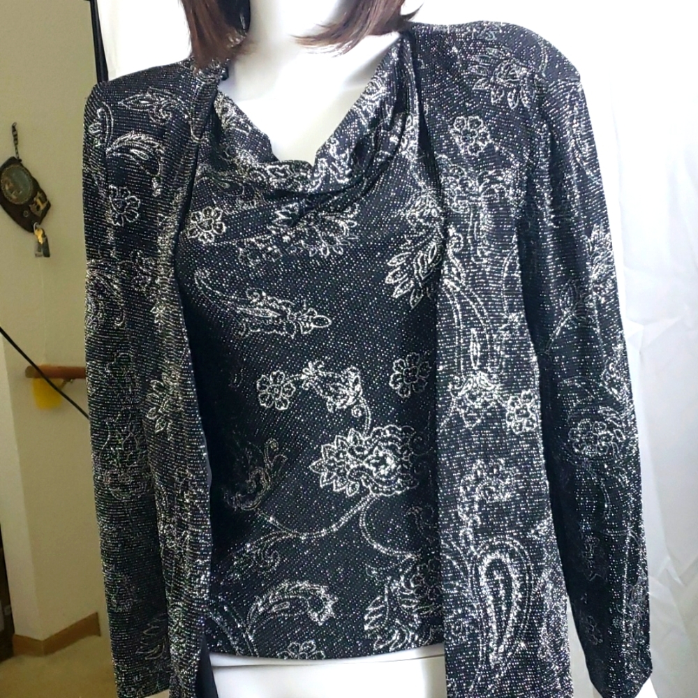 GLITTER JACKET WITH SLEEVLESS TOP UNDER NEATH